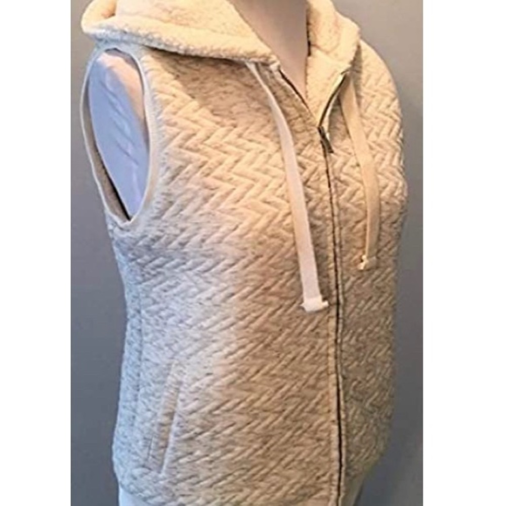 Women’s Merona Fur-Lined Vest w Hood